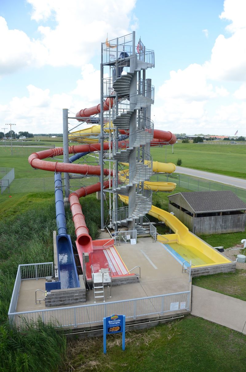 Water Slides with Tube and Tubeless Options