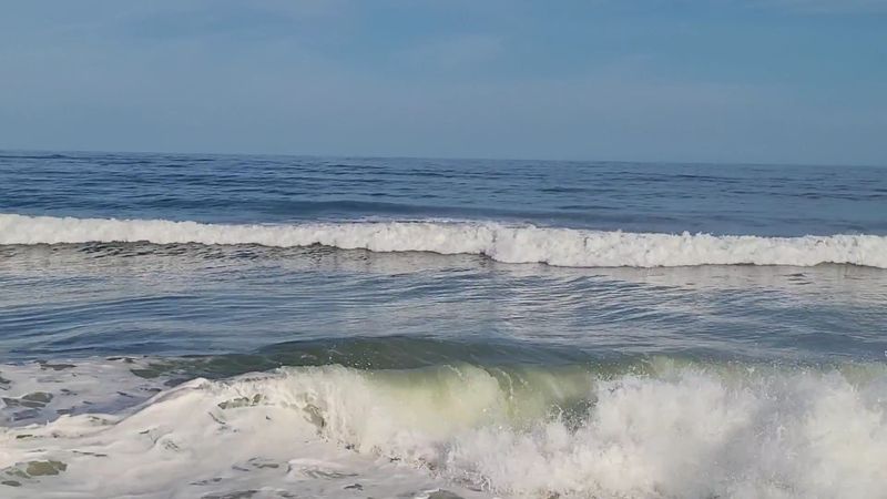 Waves Made for Boogie Boarding and Surfing Waves Made for Boogie Boarding and Surfing