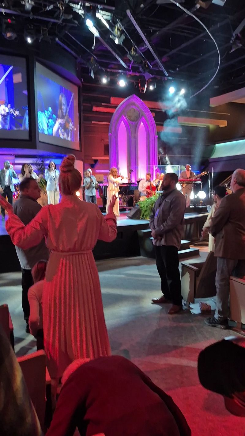 Weekend Services That Draw Crowds Weekend Services That Draw Crowds