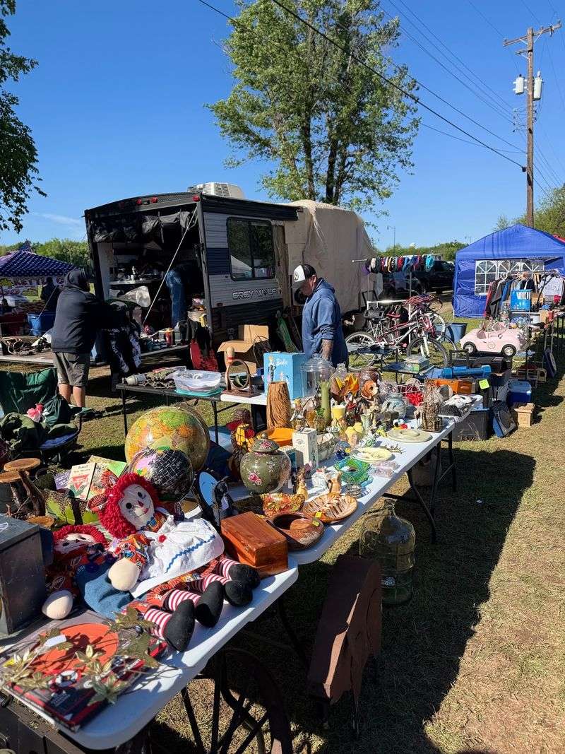 Where Guthrie Flea Market LLC Lives and What It Is Where Guthrie Flea Market LLC Lives and What It Is