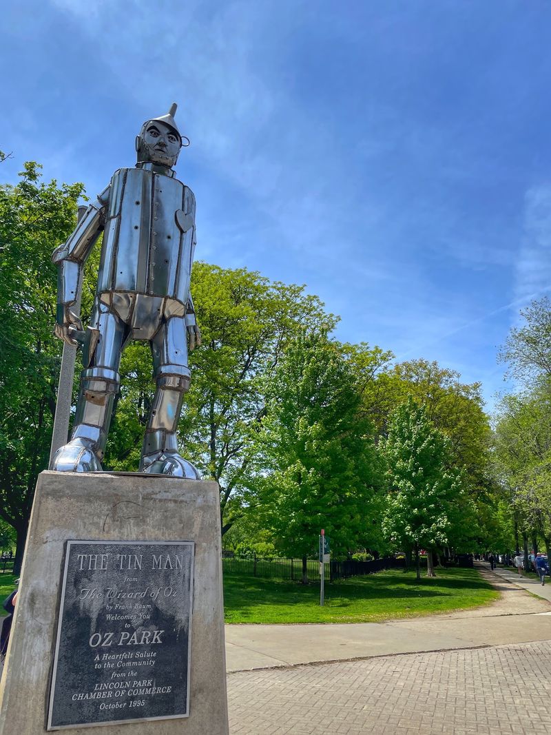 Where the Magic Starts: Location and Overview of Oz Park