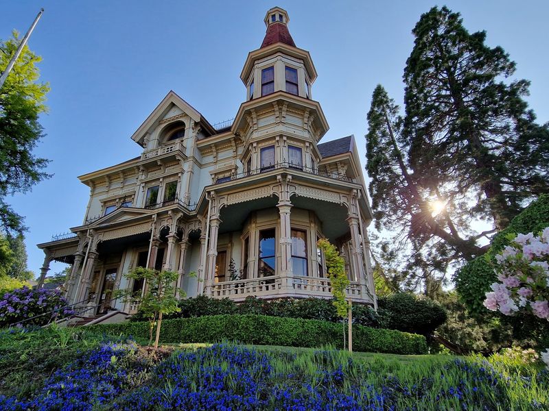 Where the Mansion Stands: Address and Setting Where the Mansion Stands: Address and Setting