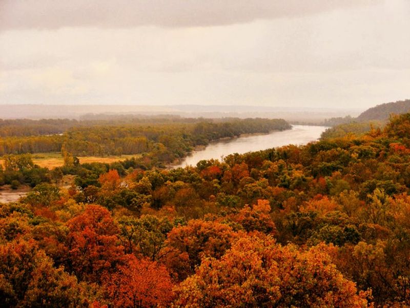 Where the River Bends and History Begins Where the River Bends and History Begins