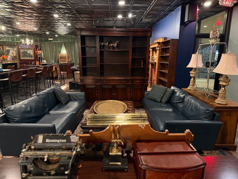 Where to Find This Brentwood Hideaway Where to Find This Brentwood Hideaway