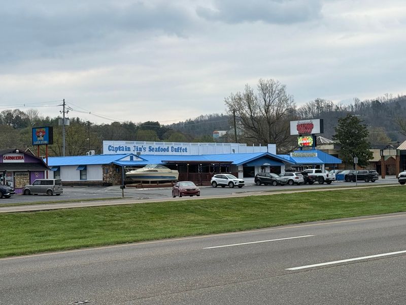 Where to Find This Smoky Mountain Buffet Where to Find This Smoky Mountain Buffet