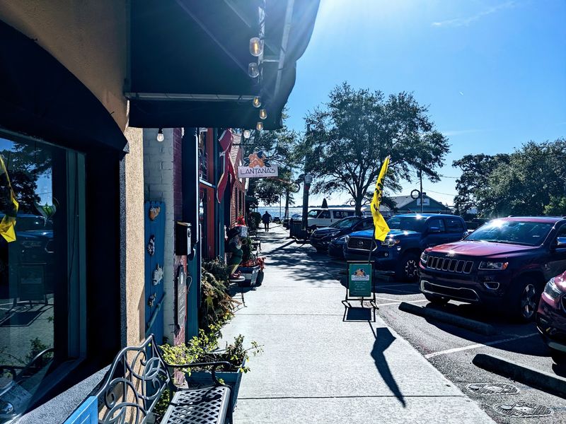 Why Happiness Feels Baked Into the Streets