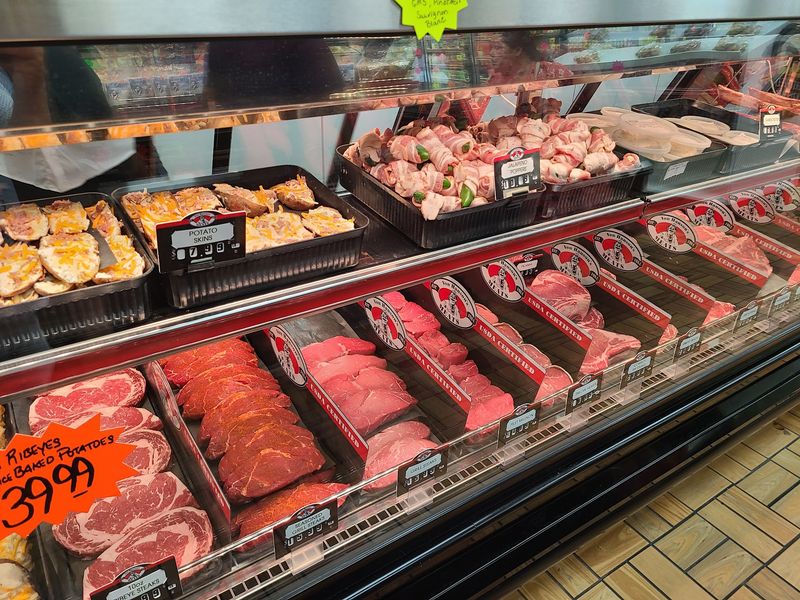 Why This Counter Keeps Its Crowd Why This Counter Keeps Its Crowd