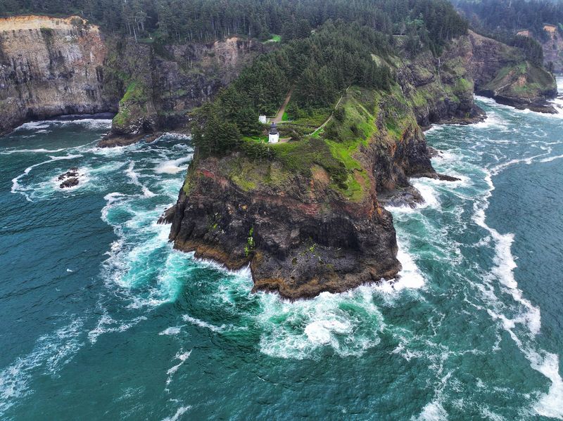 Why This Lighthouse Deserves a Spot on Your Oregon Coast Itinerary Why This Lighthouse Deserves a Spot on Your Oregon Coast Itinerary