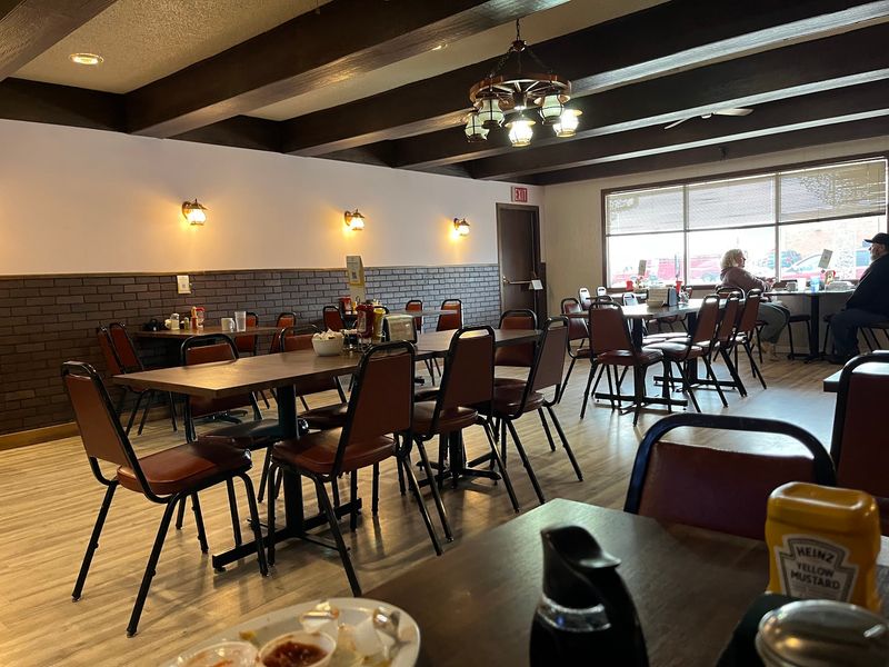 Why This Little Diner Leaves a Lasting Impression Why This Little Diner Leaves a Lasting Impression