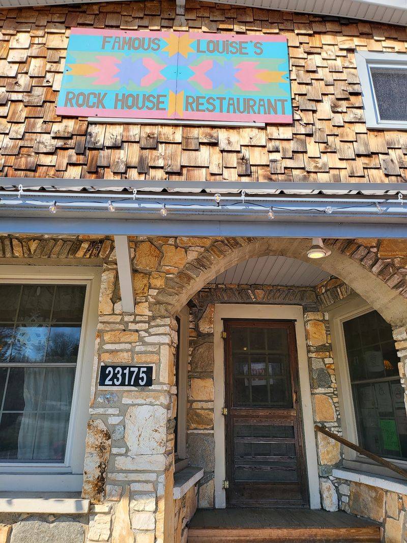 Why This Roadside Kitchen Stays With You Why This Roadside Kitchen Stays With You