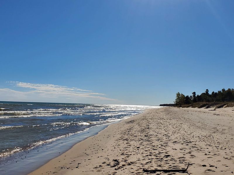 Why This Shoreline Keeps Drawing People Back Why This Shoreline Keeps Drawing People Back
