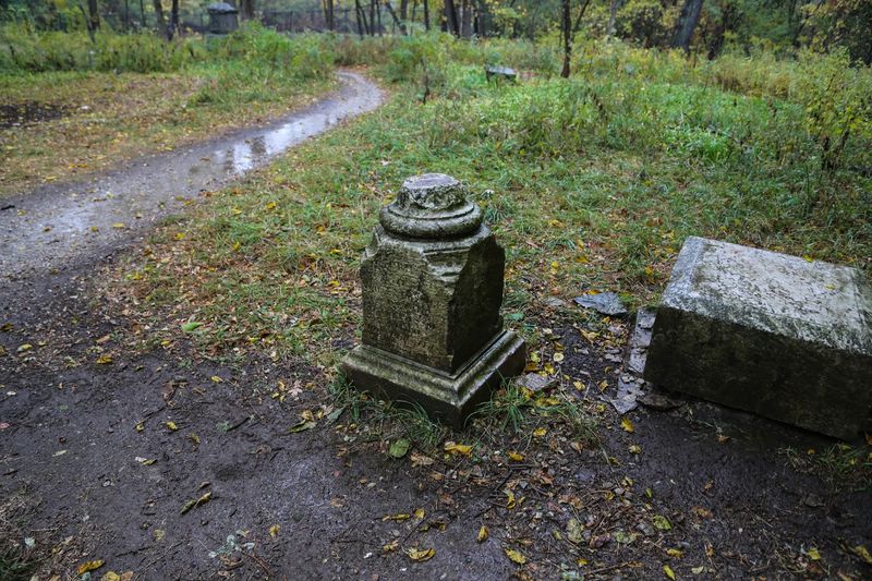 Why This Small Cemetery Leaves a Lasting Impression Why This Small Cemetery Leaves a Lasting Impression