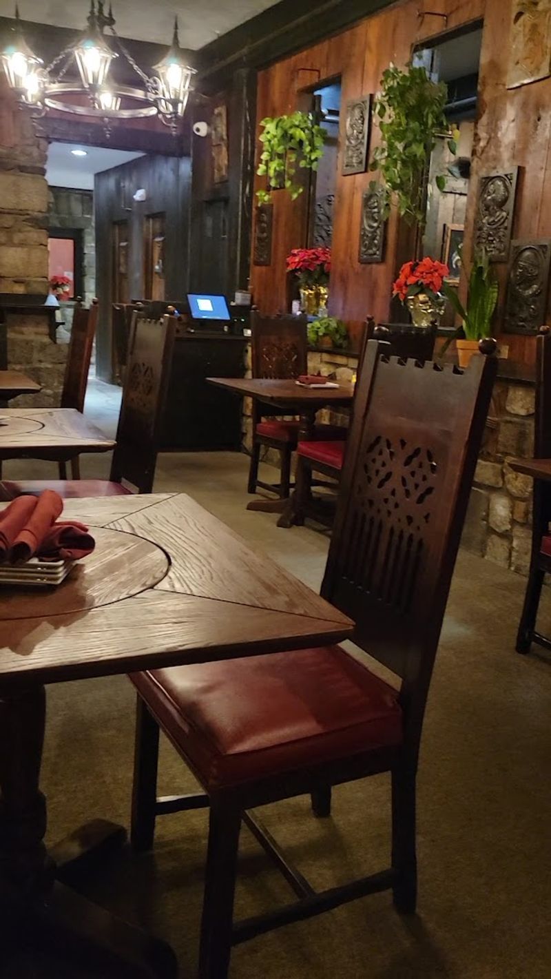 Why the Dinners Feel Unhurried
