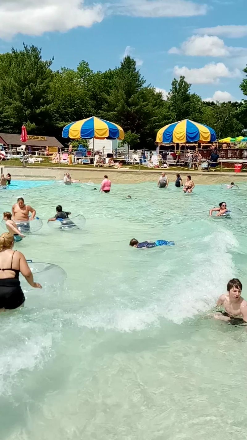 Willie's Wild Waves and the Only Wave Pool in the White Mountains Willie's Wild Waves and the Only Wave Pool in the White Mountains