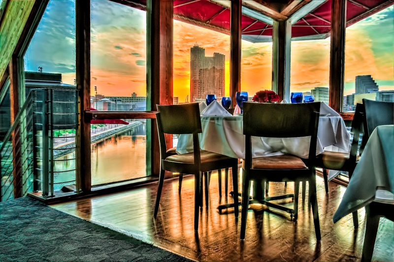 Window Tables and Inner Harbor Views Window Tables and Inner Harbor Views