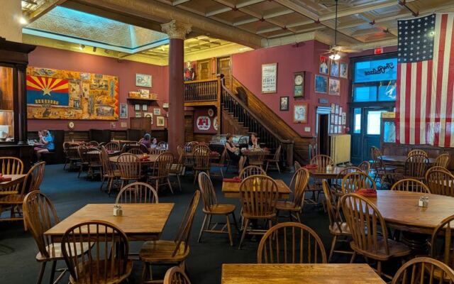 One of the Oldest Restaurants in Arizona Still Serves Old West Steakhouse Plates Worth the Trip