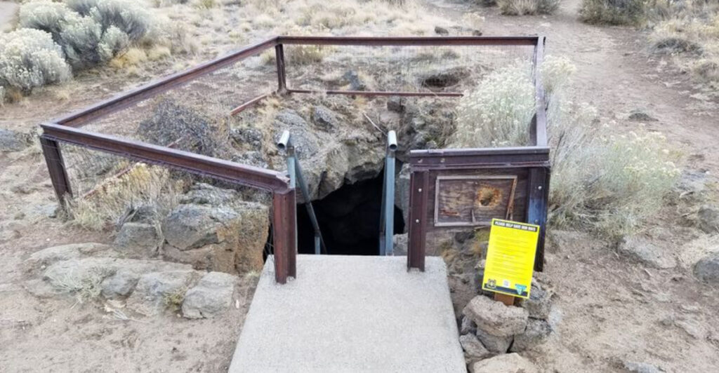 This Oregon Trail Hides an Underground World Carved by Lava