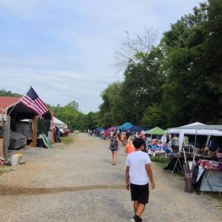 This Massive Tennessee Flea Market Makes $42 Feel Like a Whole Weekend of Treasure Hunting