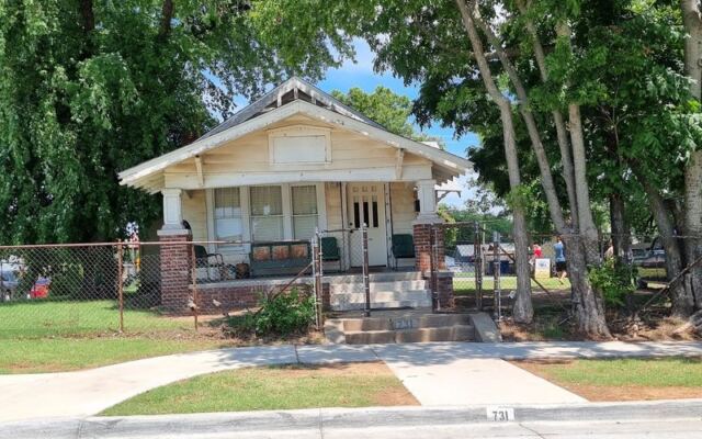 This Oklahoma House Preserves the Actual Porch From The Outsiders, Room by Restored Room