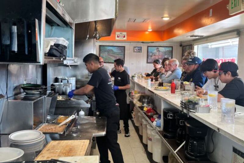 This Nevada Breakfast Spot Has No Tables, Just Counter Seats Around The Kitchen