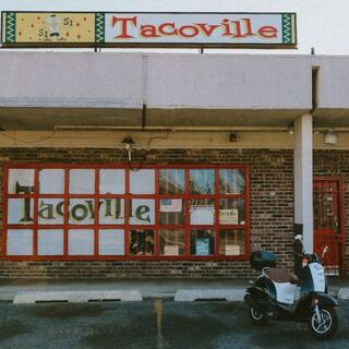 Oklahoma Locals Set Early Alarms Just to Grab a Burrito From This Tiny Spot