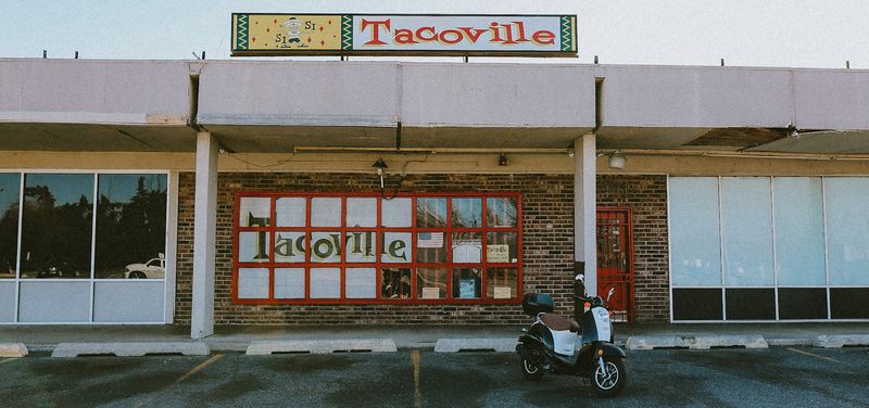 Oklahoma Locals Set Early Alarms Just to Grab a Burrito From This Tiny Spot