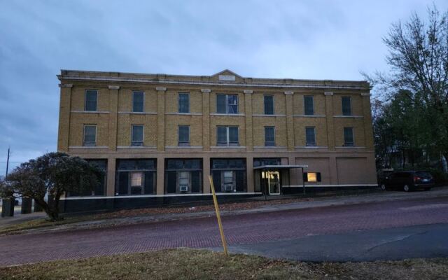 Some Say Something Still Lingers on These Nine Haunted Roads and Ruins Across Oklahoma