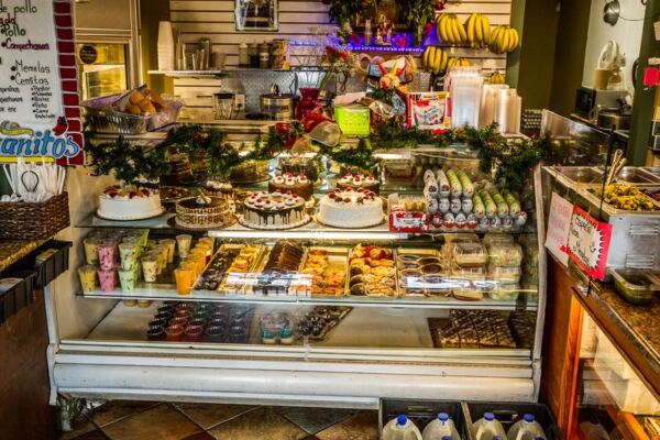 This New Jersey Mexican Bakery Turns Warm Pan Dulce, Flan, And Tres Leches Into A Sugar Run