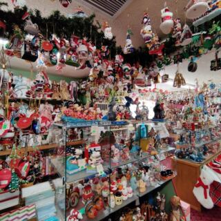 This Oregon Coast Christmas Store Is Such A Treasure Trove You’ll Lose Track Of Time Browsing Year-Round