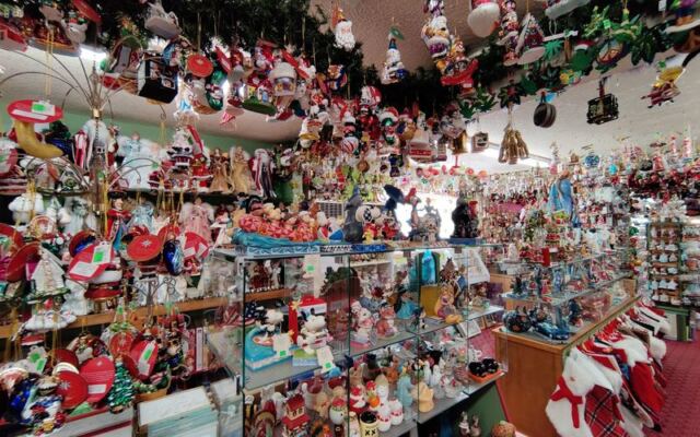 This Oregon Coast Christmas Store Is Such A Treasure Trove You’ll Lose Track Of Time Browsing Year-Round