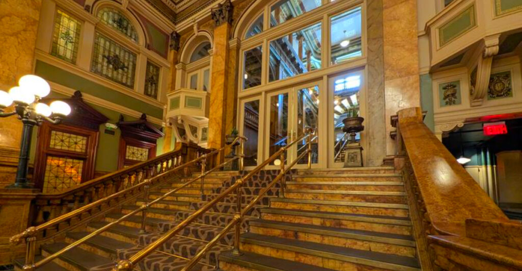 You Can Eat Sunday Brunch Inside This Spectacular 125-Year-Old Pittsburgh Train Station