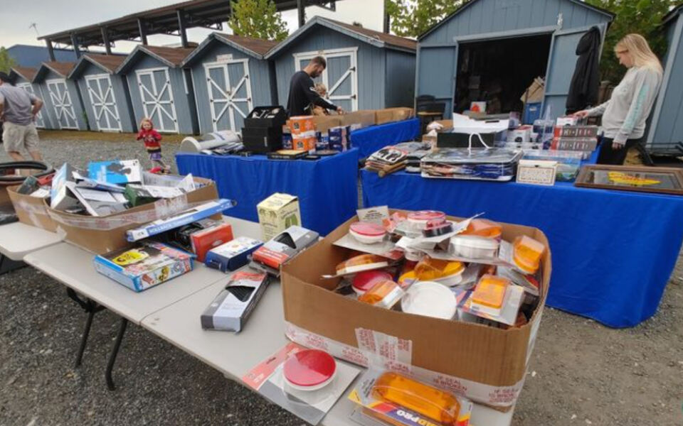This Maryland Sunday Flea Market Turns Browsing Into an All-Morning Adventure