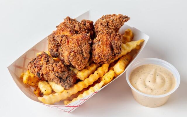 This Oregon Fried Chicken Spot Is Entirely Gluten-Free, So Celiac Diners Can Order Crispy Tenders Off The Whole Menu