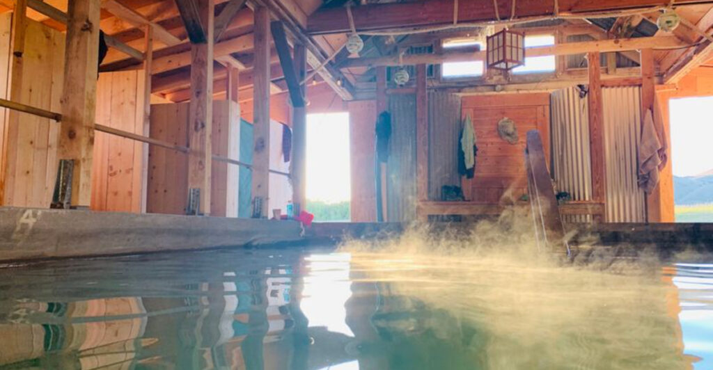 This Oregon Hot Springs Has No Phones, No Wi-Fi, and One Unusual After-Dark Rule