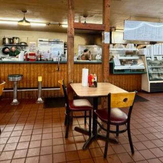 The Best Barbecue in This Tiny Florida Town Is Hiding Inside an Old Country Gas Station