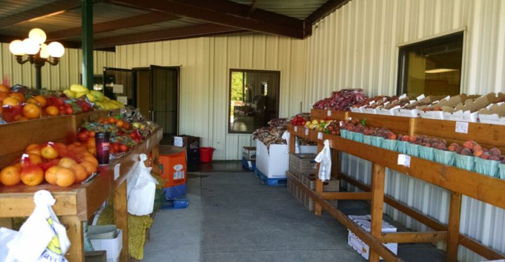 This Old-Fashioned Mississippi Market Is Packed With Fresh Fruits And Vegetables