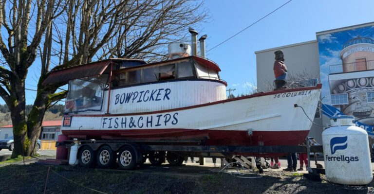 This Oregon Coast Restaurant Gives Classic Fish and Chips an Albacore Tuna Twist