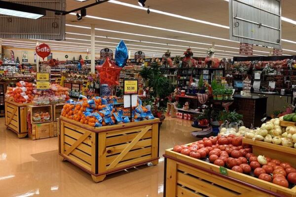 Why Loyal Tennessee Shoppers Skip Kroger for This Locally Owned Food City Institution