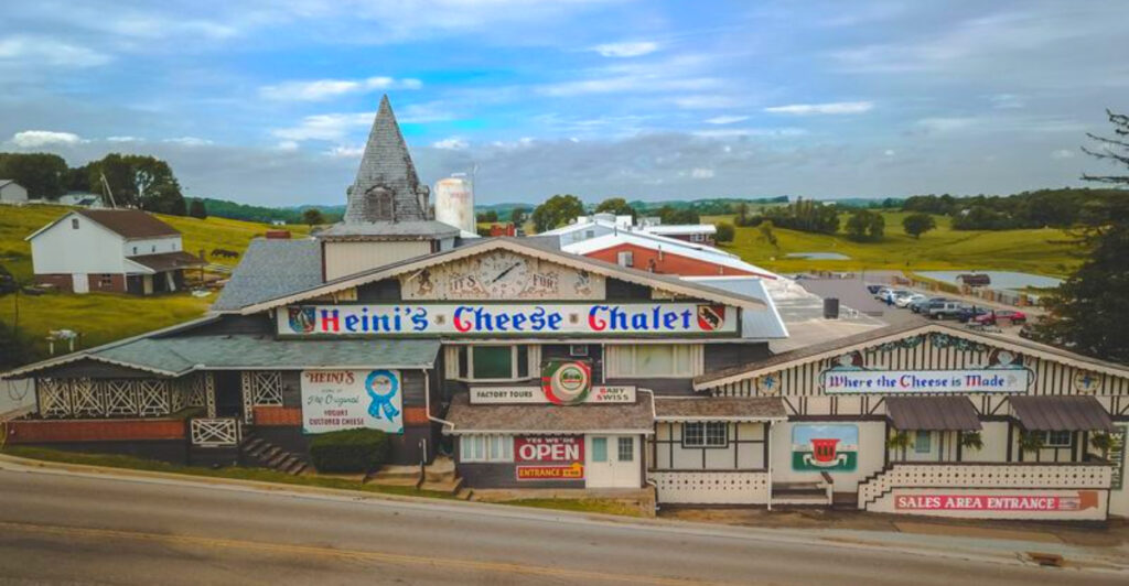 These 12 Ohio Amish Country Food Stops Turn A Lazy Summer Drive Into A Feast