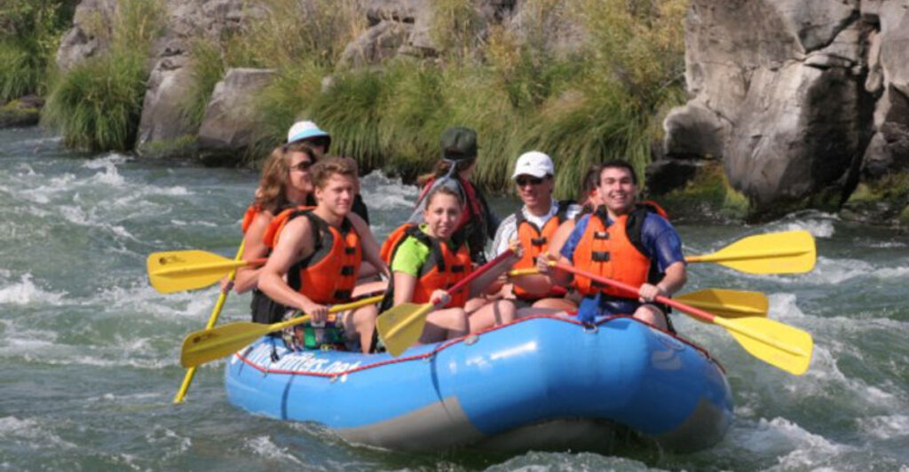 9 Oregon Lazy Rivers and Tubing Spots That Feel Like a Summer Vacation