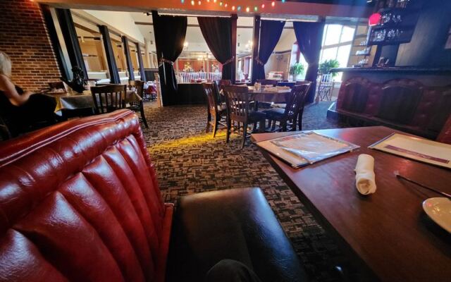 This Century-Old Tennessee House Now Serves Italian Plates Couples Drive Miles to Celebrate Over
