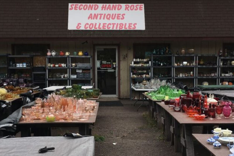 This Minnesota Antique Shop Turns A North Shore Drive Into A Treasure Hunt
