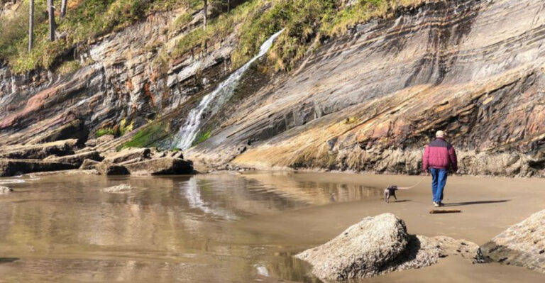 This Small Oregon Beach Is Easy to Miss but Worth Seeking Out