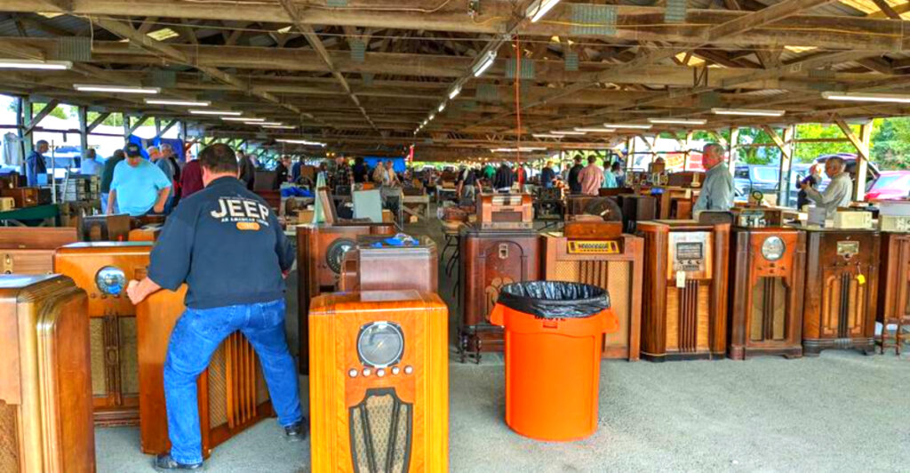 This Pennsylvania Hidden Gem Has 60 Antique Vendors – and That’s Only Part of the Attraction