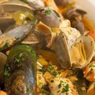 This Illinois Restaurant Went From Fish Market to Massive Seafood Destination