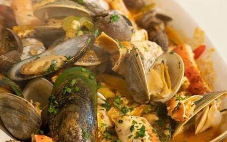 This Illinois Restaurant Went From Fish Market to Massive Seafood Destination