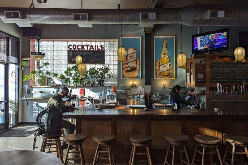 This Low-Key Oregon Dive Bar Has Stayed Open Every Day For Over 20 Years, Jukebox And All
