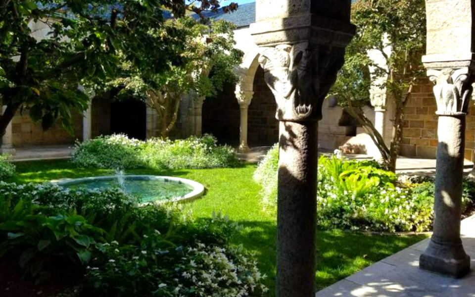13 Beautiful Cloisters You Would Never Expect to Find in America
