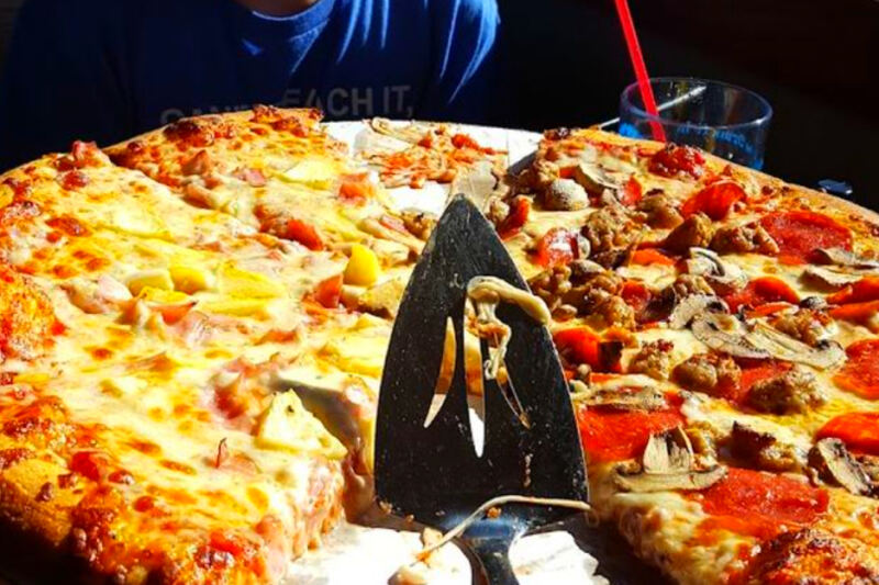 This Tiny Lake Ann Restaurant Draws Big Crowds for Pizza and Comfort Food