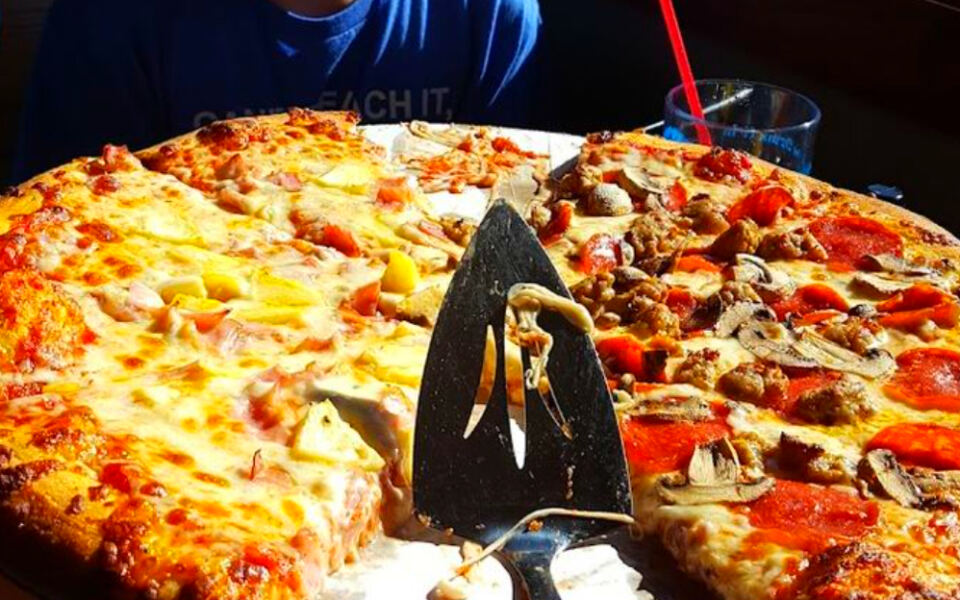 This Tiny Lake Ann Restaurant Draws Big Crowds for Pizza and Comfort Food